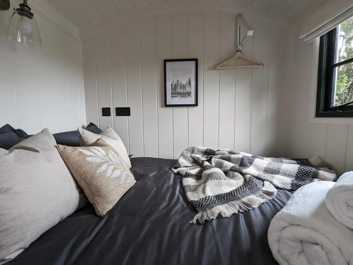 Holiday home Luxury Shepherd'S Hut In Private Orchard W/Hot-Tub Bristol United Kingdom
